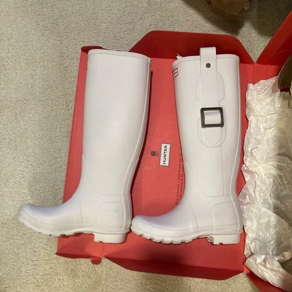 HUNTER WOMENS ORIGINAL TALL EXAGGERATED BUCKLE BOOTS WHITE WILLOW - Picture 3 of 6